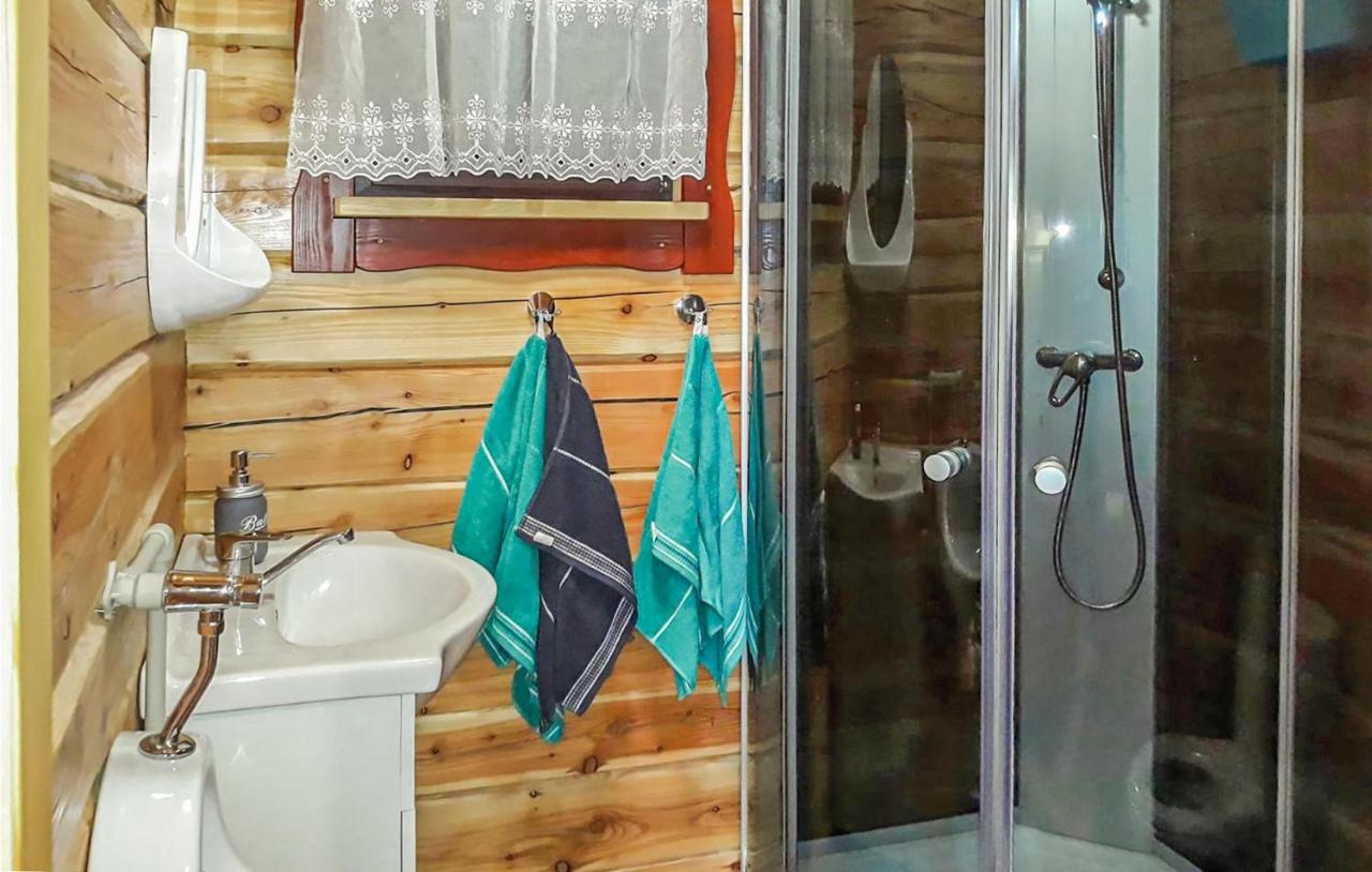 Awesome Home In Osiek With Kitchenette المظهر الخارجي الصورة